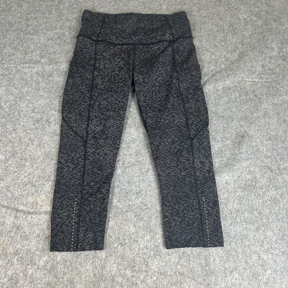 Lululemon Leggings Size 6 Fast Free Crop II *Nulux 19" Black Printed - Picture 1 of 9